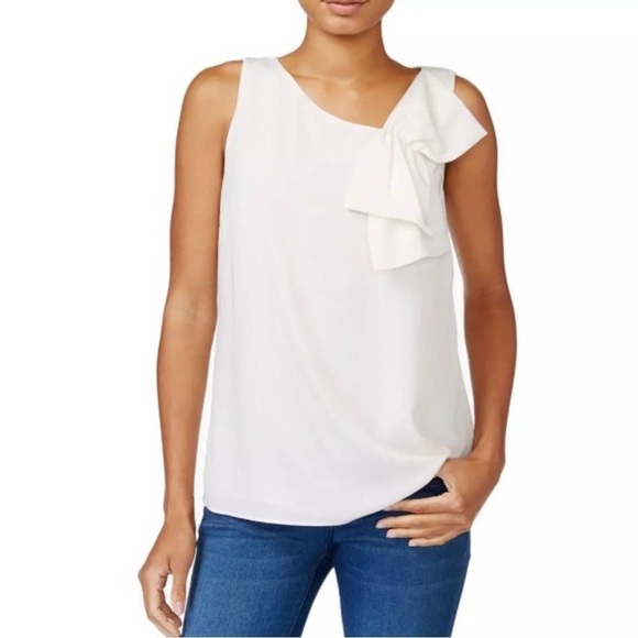 Tops - Elegant White Sleeveless Top with Bow Detail